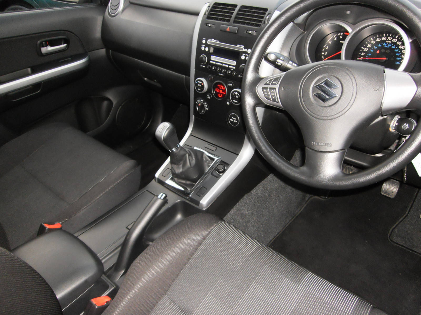 Suzuki Grand Vitara SZ4 image 7