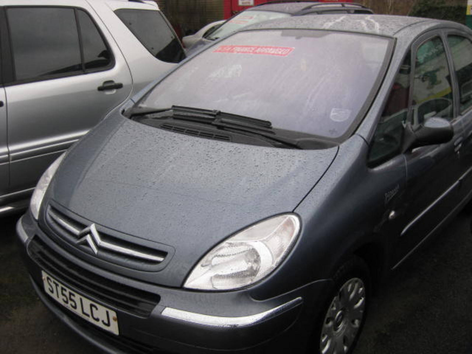 Citroen Xsara 1.6 Desire MPV Petrol Grey at H & D Motors Watford 