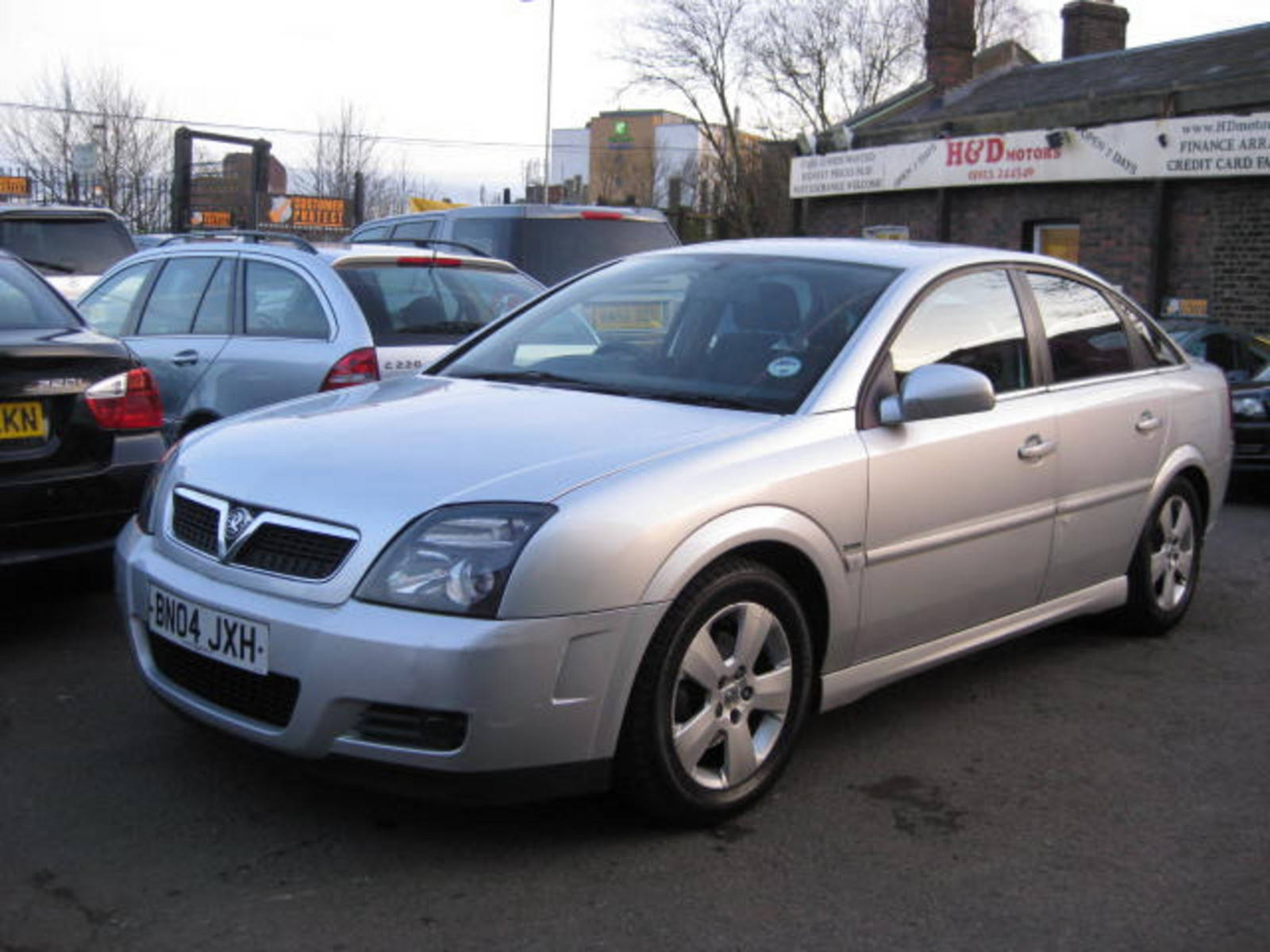 Vauxhall Vectra 1.8 SXi Hatchback Petrol/Gas Silver at H & D Motors Watford 