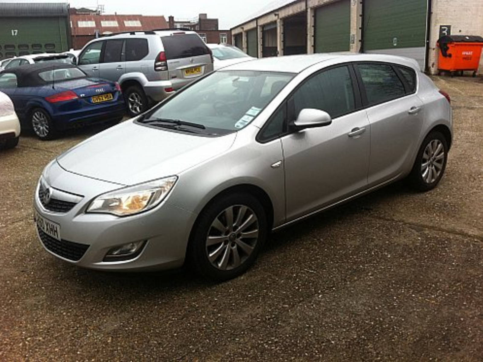 Vauxhall Astra 1.7 CDTi Exclusiv Hatchback Diesel Silver at H & D Motors Watford 