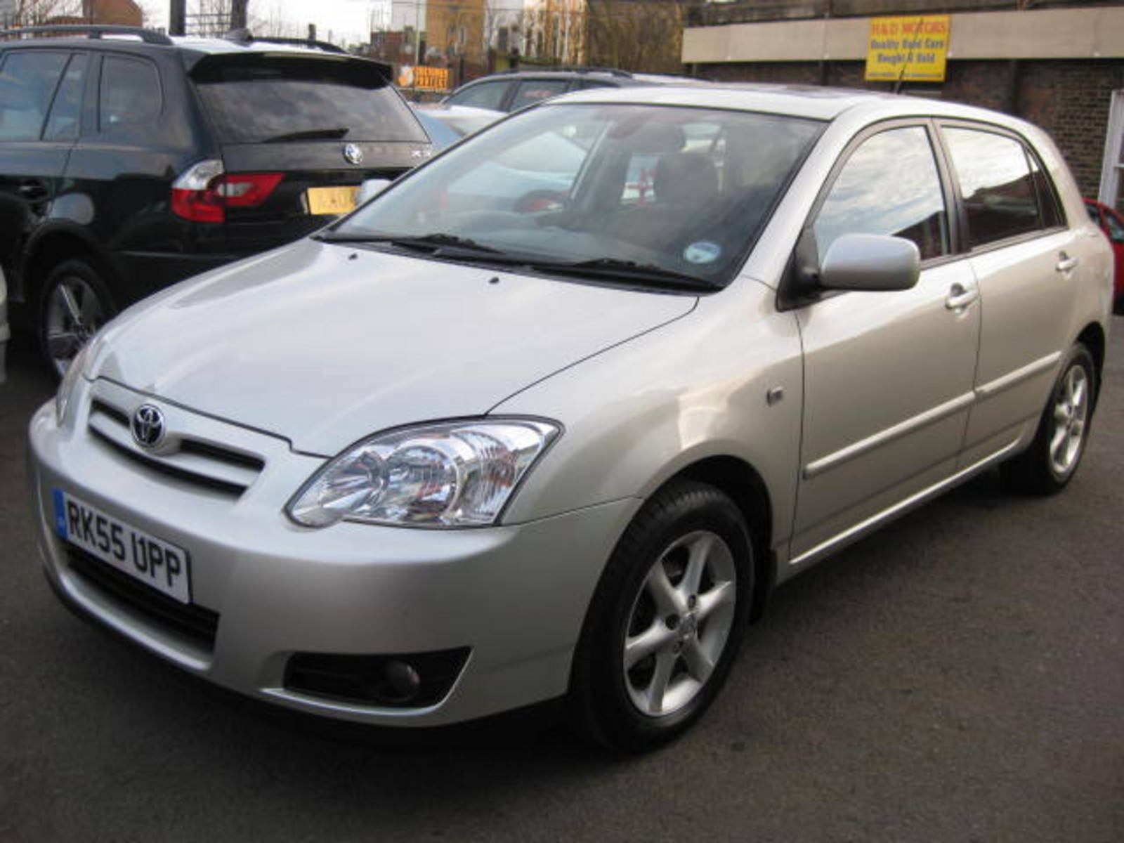 Toyota Corolla 1.6 VVT-i T-Spirit Hatchback Petrol Silver at H & D Motors Watford 