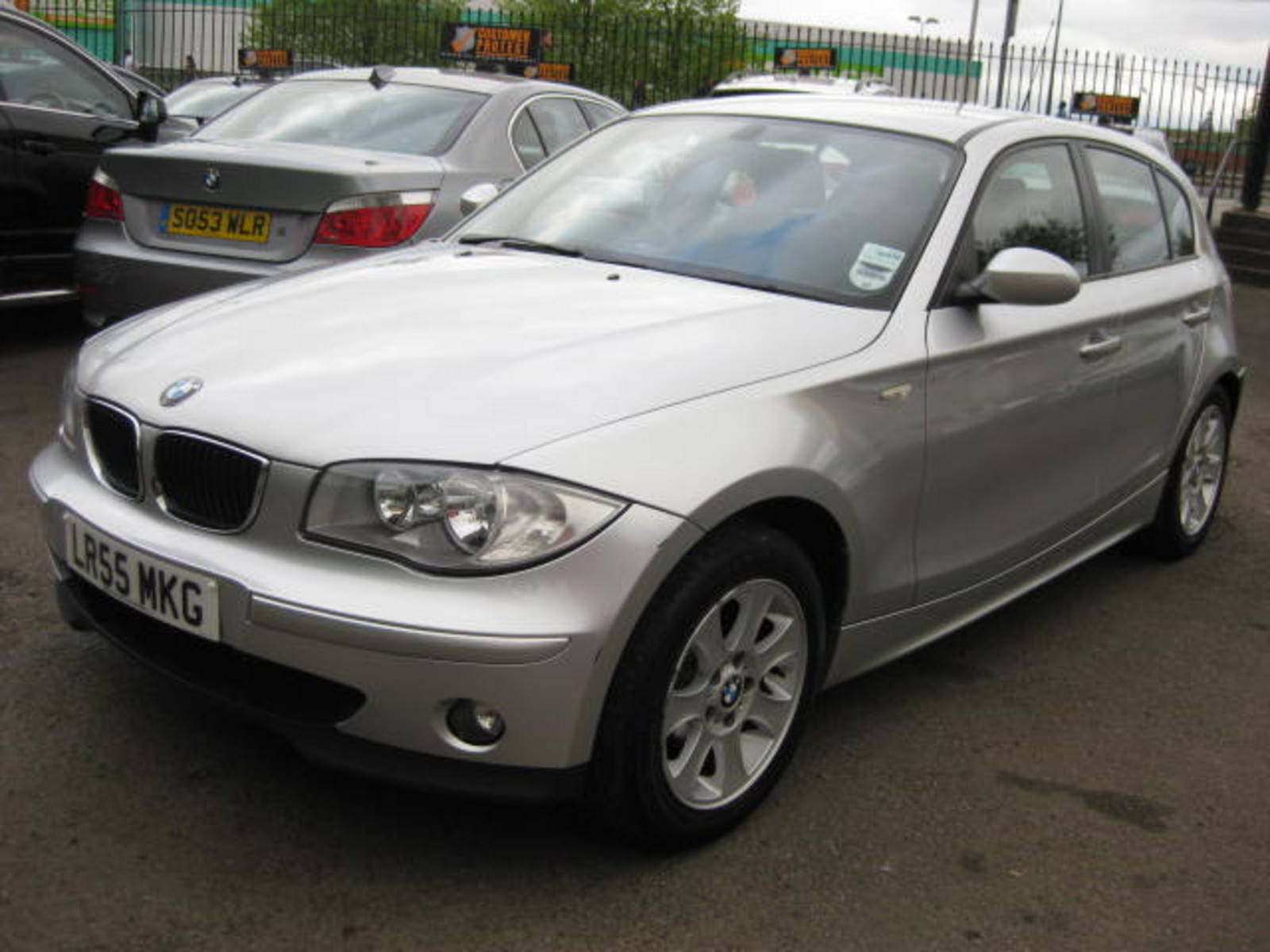 BMW 1 Series 2.0 118i SE Hatchback Petrol Silver at H & D Motors Watford 