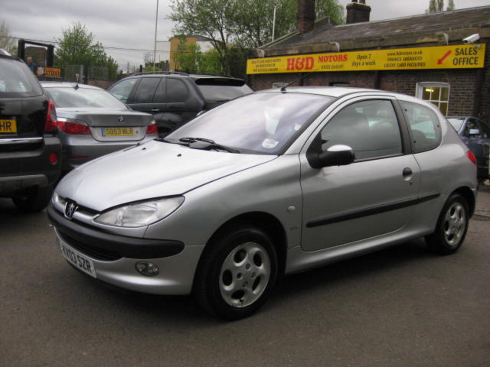 Peugeot 206 1.4 GLX Hatchback Petrol Silver at H & D Motors Watford 