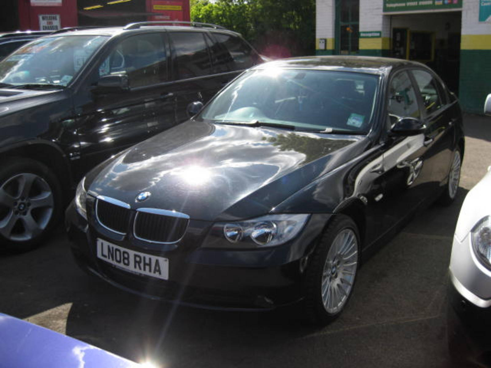 BMW 3 Series 2.0 318i ES Saloon Petrol Black at H & D Motors Watford 